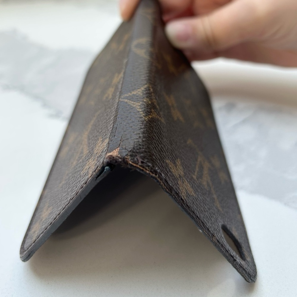 Louis Vuitton iPhone 6 Monogram Folio Phone Case - Picture 7 of 7